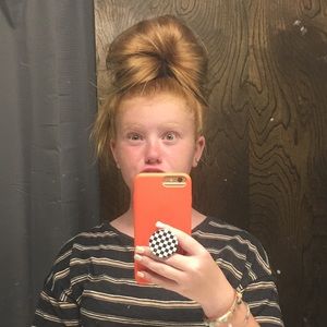 Meet your Posher, Stella